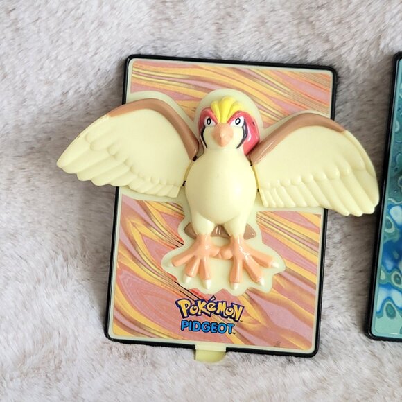 Pokémon the Movie - 2000 Burger King - Lot Of 4 Power Cards w/ Stands - Used - Picture 2 of 8